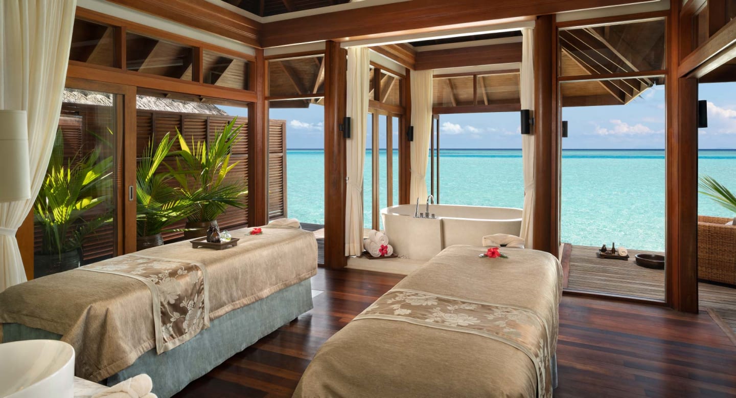 anantara_dhigu_spa_double_treament_room_1920x1037